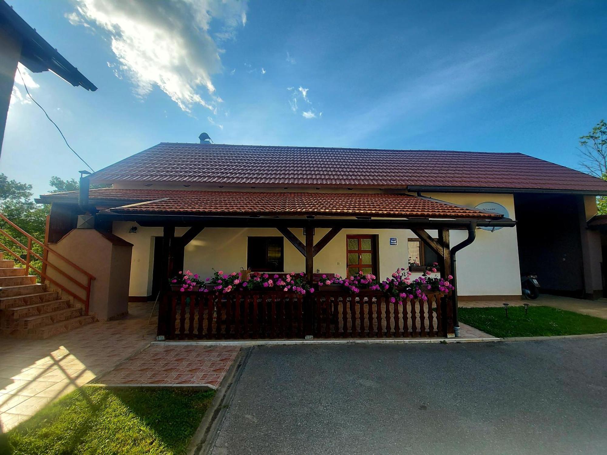 Guest House Gacka Rogic Otocac Ngoại thất bức ảnh